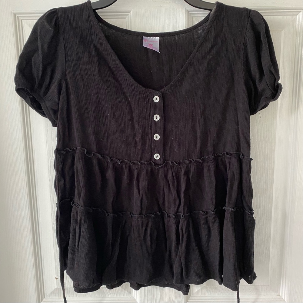 No Boundaries Loose Black Top | S